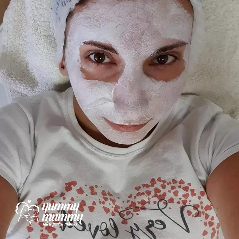 Tratament cosmetic facial în salon
