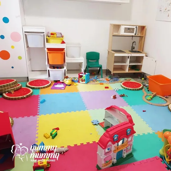 Loc de joacă pentru copii în salonul Yummy Mummy