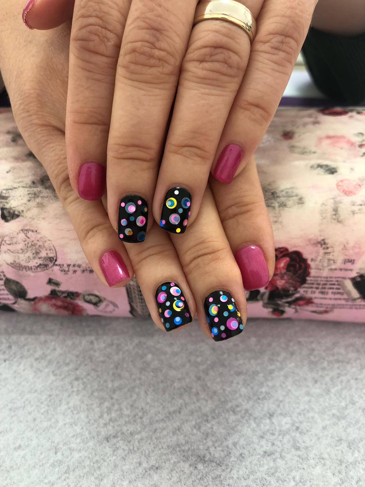 Manichiură - Pedichiură Yummy Mummy Salon pentru Mămici