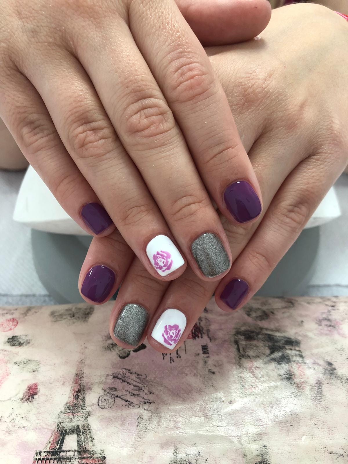 Manichiură - Pedichiură Yummy Mummy Salon pentru Mămici